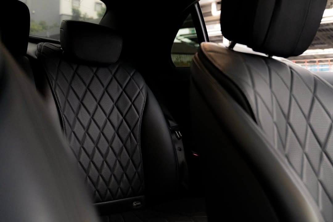Diamond quilted leather seats